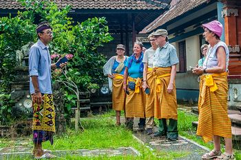 Besuch beim Radja in der  k�niglichen Residenz.