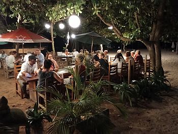 Restaurant "Retro" am Strand von Sanur.