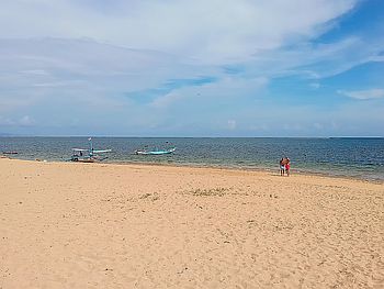 Am Strand von Sanur auf Bali.