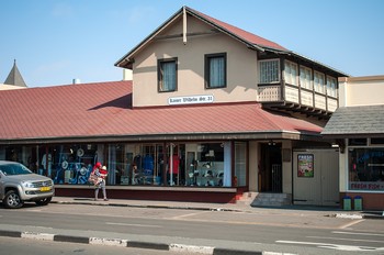 Kaiser Wilhelm Strae 31 in Swakopmund.  Viele Straen haben hier noch deutsche Namen.